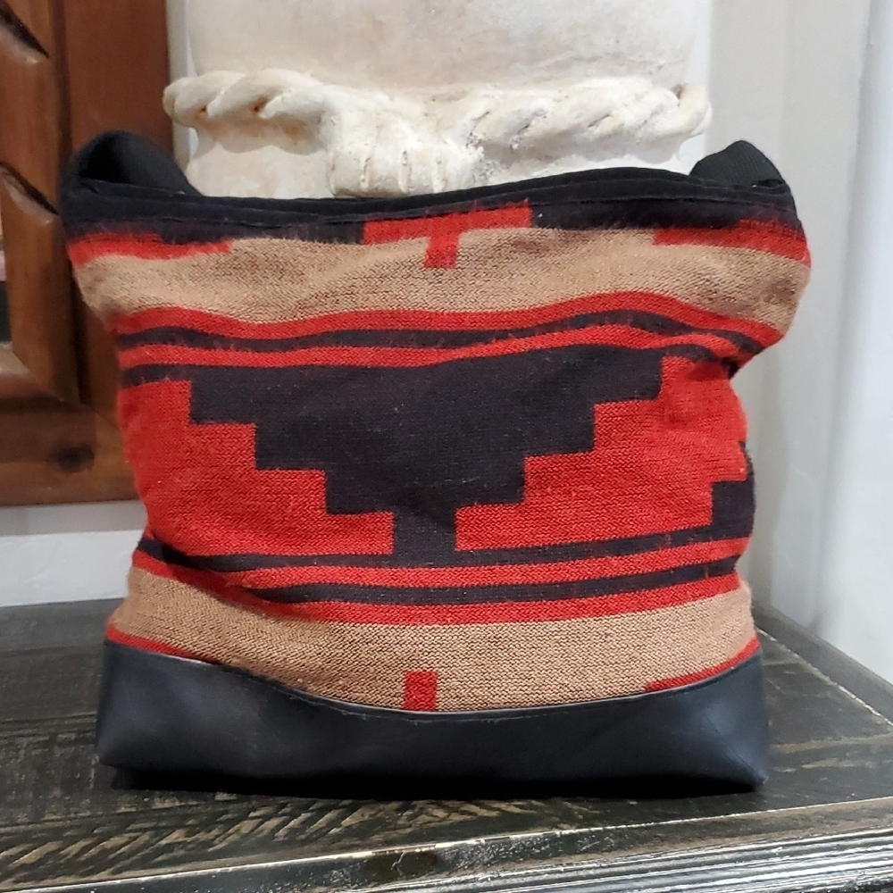 Vintage Black and Red Tribal Patterned Shoulder Bag Concho Accent Fabric Native - Picture 4 of 11